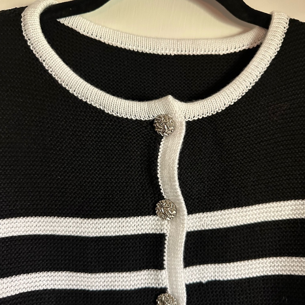 NWT Black and White Striped Cropped Cardigan Sz L - Picture 2 of 3